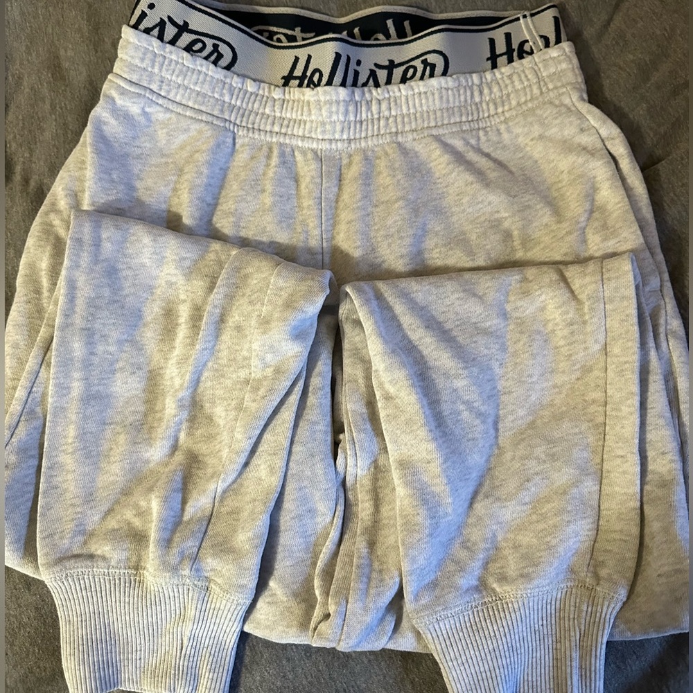 Hollister pants